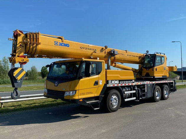 Rough Terrain Mobile Crane