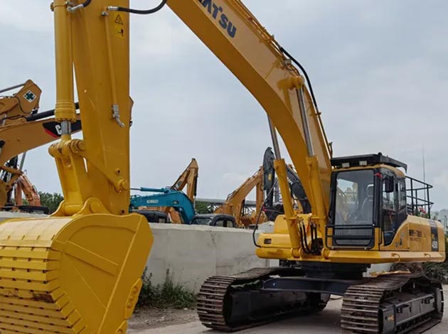 Komatsu PC400-7