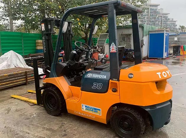 Small Forklifts For Sale