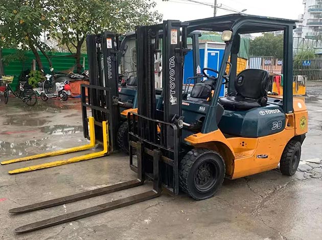 Small Forklifts For Sale