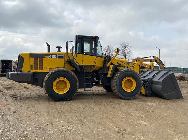 Komatsu 480 Loader