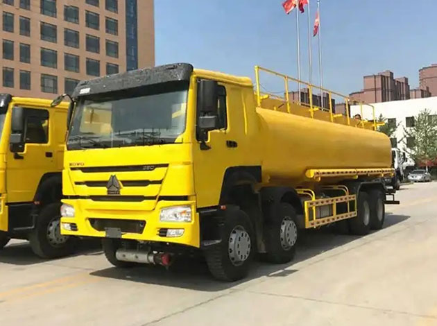 HOWO 35 cbm Fuel Tank Truck Oil Tanker