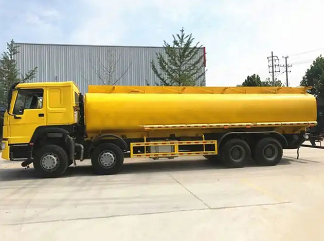 HOWO 35 cbm Fuel Tank Truck Oil Tanker