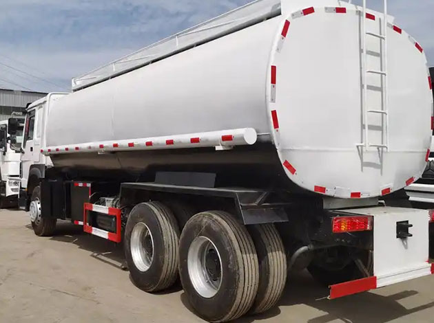 Howo 5000 Gallon Fuel Oil Tanker 