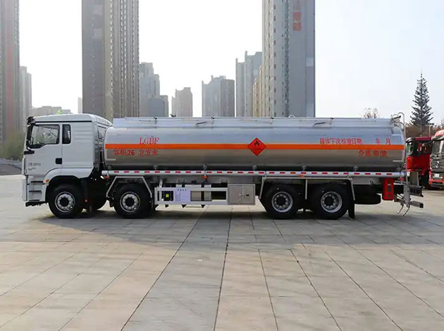 Shacman 30000liter Fuel Oil Tank Transport Truck For Sale